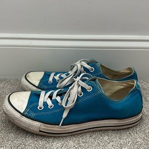 Converse Chuck Taylor All Star Low Top Women’s size 10
